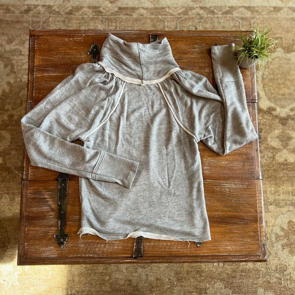 Lua Pullover - image 8